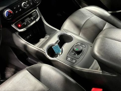 Used 2024 GMC Terrain SLT w/ LPO, Floor Liner Package FWD image 18