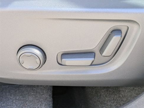 New 2026 Volvo XC40 B5 Ultra w/ Protection Package Premier image 25