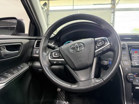 Used 2017 Toyota Camry XLE FWD image 13