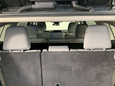 Used 2023 Toyota Highlander LE image 14