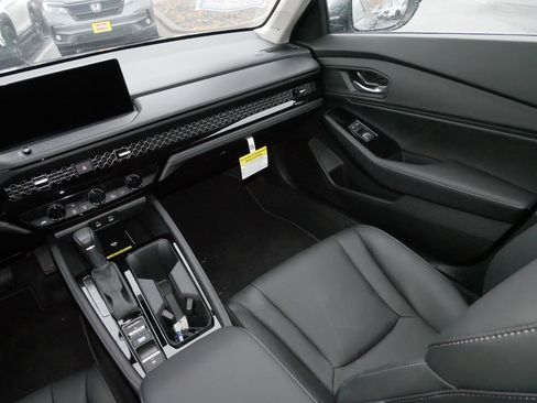 Certified 2025 Honda Accord Touring image 11