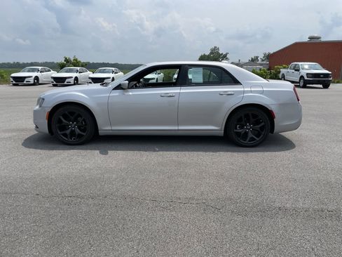 Certified 2022 Chrysler 300 S image 4