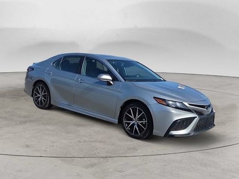 Used 2024 Toyota Camry SE w/ Cold Weather Package AWD/4WD image 3