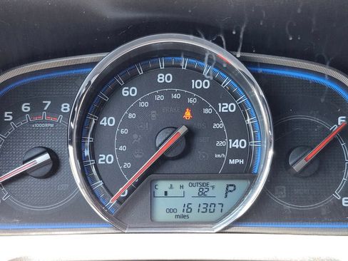 Used 2013 Toyota RAV4 Limited AWD/4WD image 31
