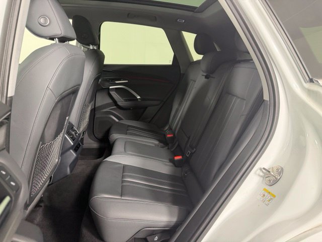 Certified 2025 Audi Q5 Premium w/ Convenience Package AWD/4WD image 22