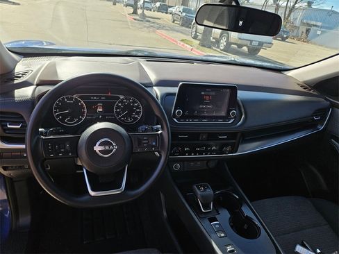 Used 2023 Nissan Rogue SV image 16