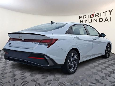 Certified 2025 Hyundai Elantra Sport image 4