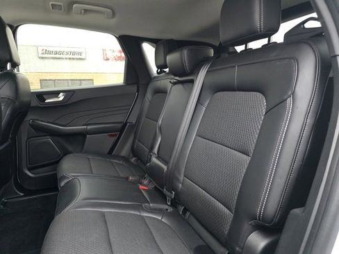 Used 2023 Ford Escape SE image 12