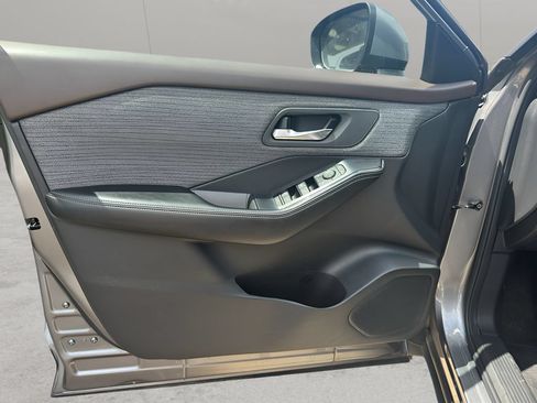 Used 2023 Nissan Rogue SV FWD image 22