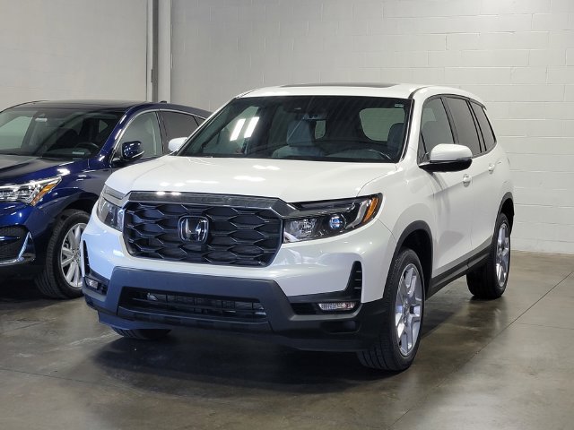 Certified 2025 Honda Passport EX-L image 2