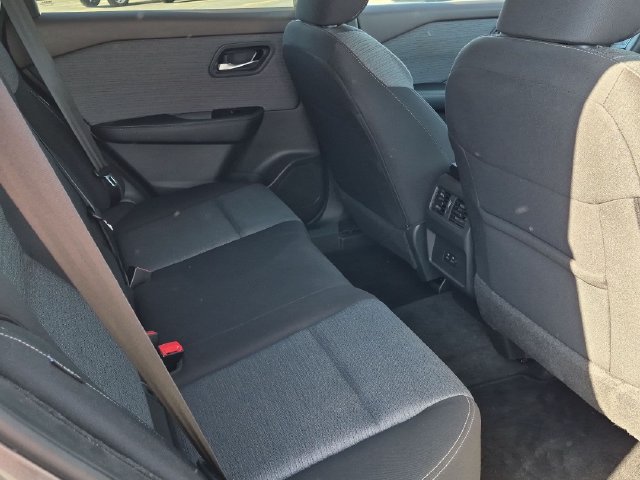 Used 2023 Nissan Rogue SV AWD/4WD image 17
