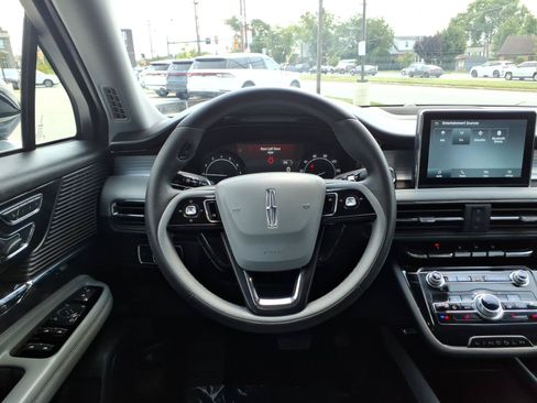 Certified 2022 Lincoln Corsair FWD image 14