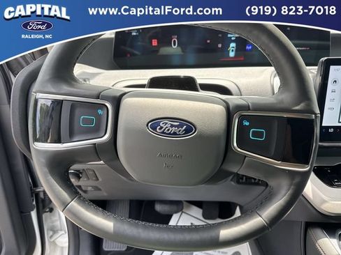 Certified 2025 Ford Expedition Active AWD/4WD image 25