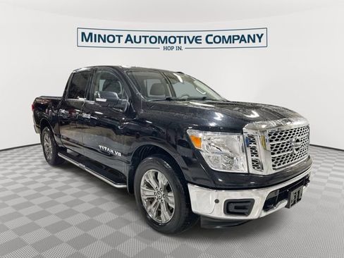 Used 2019 Nissan Titan SV w/ SV Convenience Package image 1