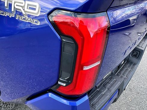 New 2025 Toyota Tacoma TRD Off-Road AWD/4WD image 14