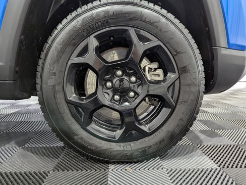 Used 2024 Jeep Compass Trailhawk image 5