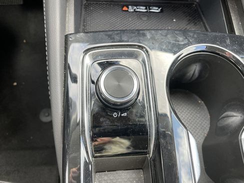 Used 2025 Buick Envision Preferred image 23