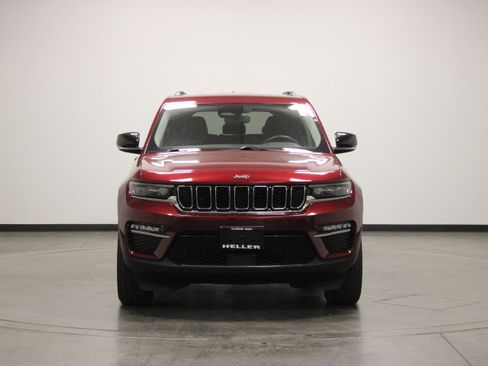 Used 2023 Jeep Grand Cherokee Limited AWD/4WD image 3