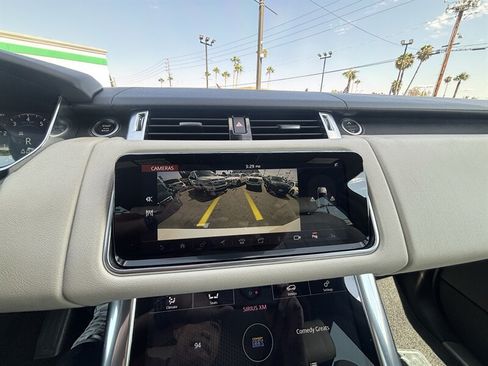 Used 2018 Land Rover Range Rover Sport HSE AWD/4WD image 32