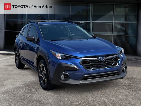 Used 2025 Subaru Crosstrek 2.0i Premium image 1