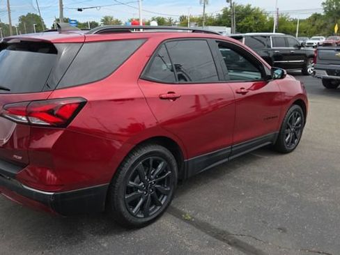 Used 2023 Chevrolet Equinox RS FWD image 2