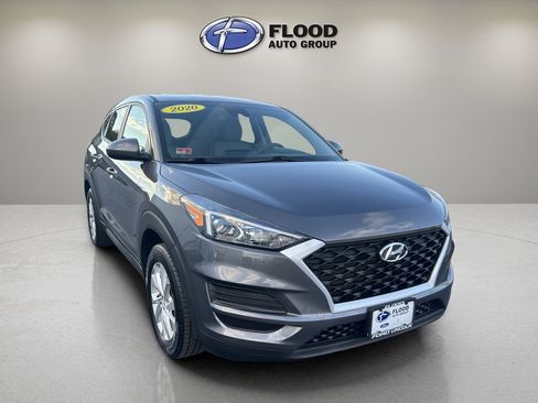 Used 2020 Hyundai Tucson SE image 1