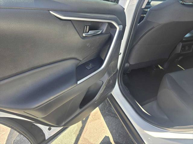 Used 2024 Toyota RAV4 XLE FWD image 16