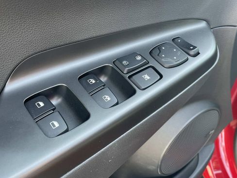 Used 2021 Hyundai Kona SEL Plus image 15