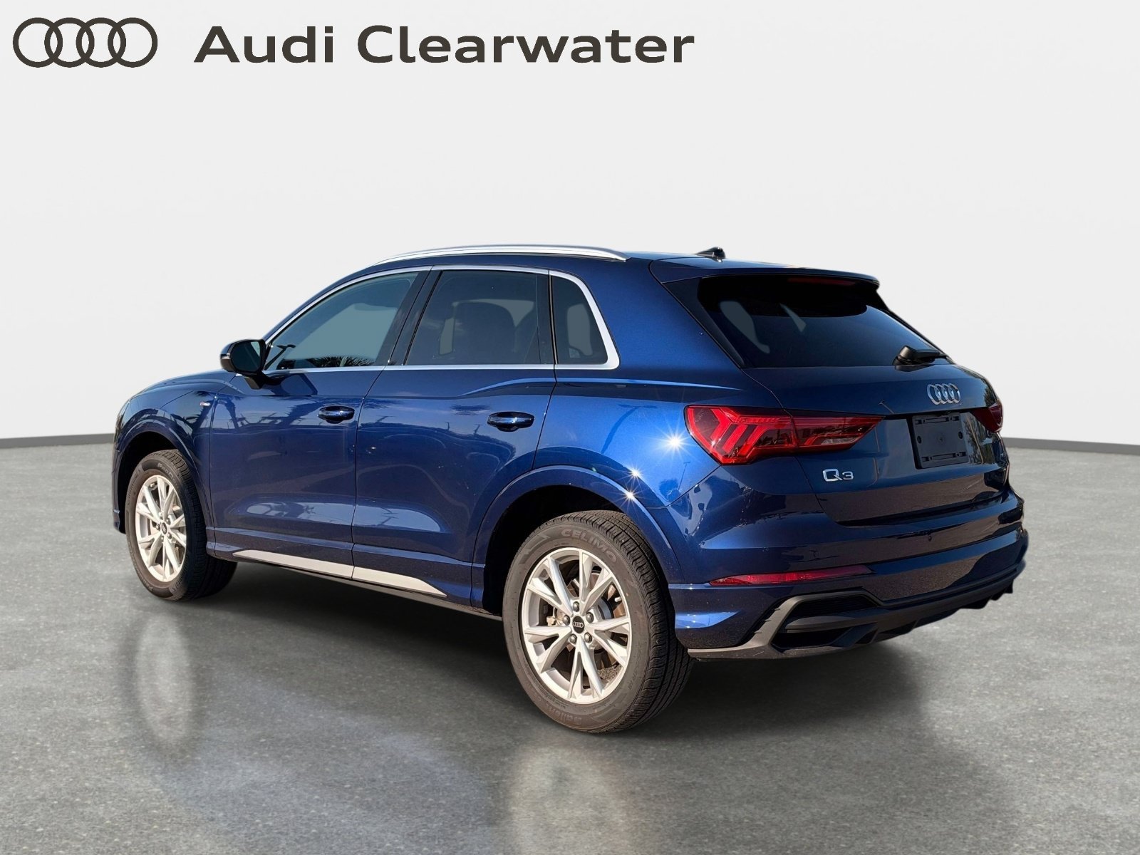 Used 2025 Audi Q3 2.0T Premium Plus AWD/4WD image 2