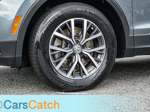 Used 2020 Volkswagen Tiguan SE w/ Panoramic Sunroof Package FWD image 16