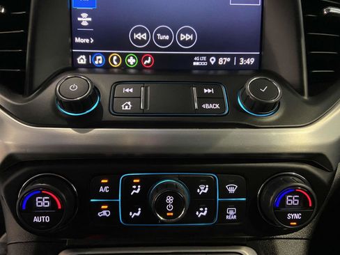 Used 2023 GMC Acadia SLE image 12