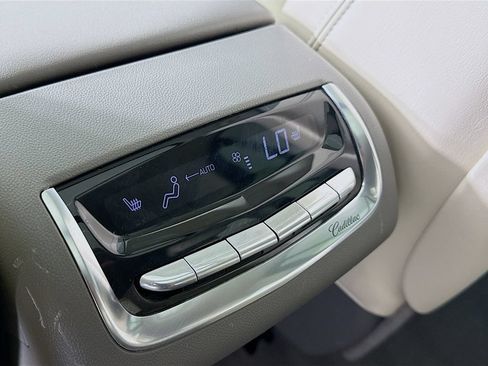 Used 2023 Cadillac XT6 Premium Luxury FWD image 27