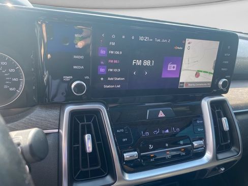 Used 2023 Kia Sorento S w/ Panoramic Sunroof Package AWD/4WD image 15