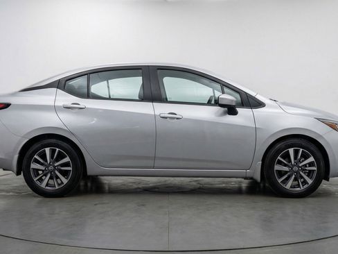 Used 2025 Nissan Versa SV FWD image 11