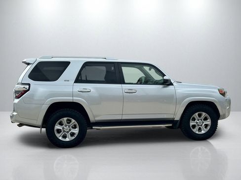 Used 2016 Toyota 4Runner SR5 RWD image 4