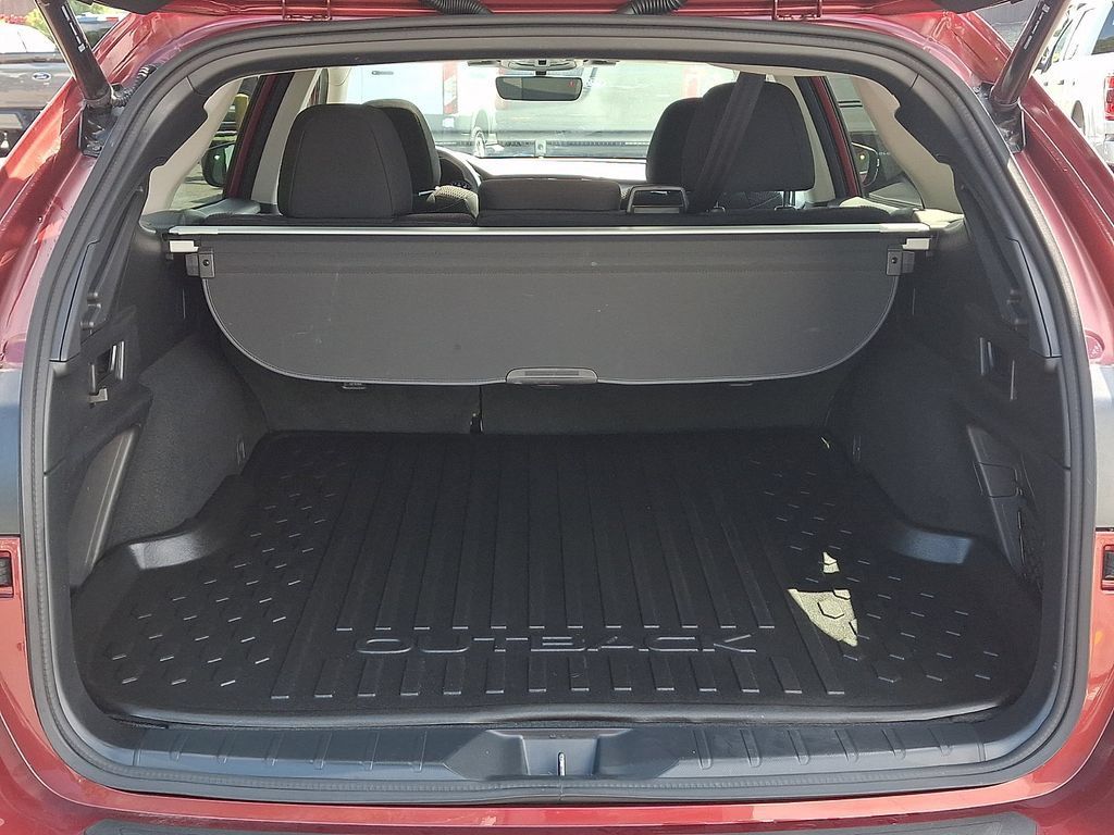 Used 2023 Subaru Outback Premium AWD/4WD image 29