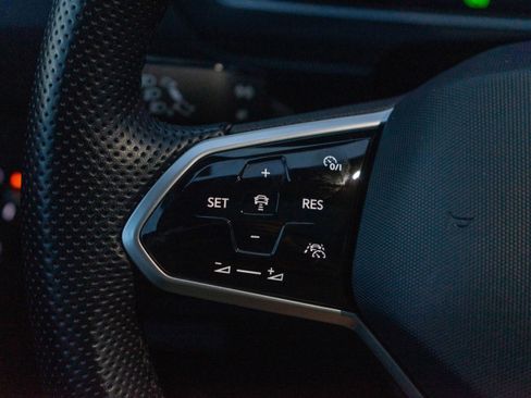 Certified 2023 Volkswagen Tiguan SE R-Line image 13