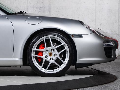 Used 2010 Porsche 911 Carrera S image 4