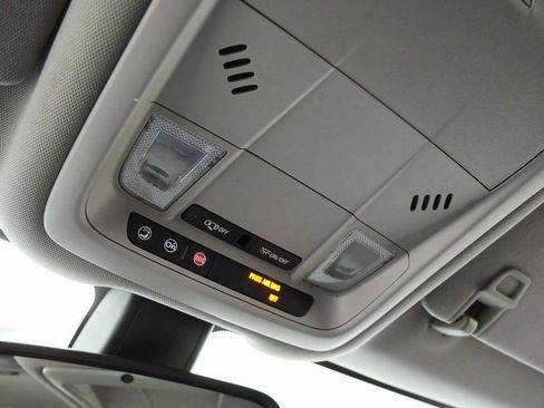 Used 2018 GMC Terrain SLT image 32