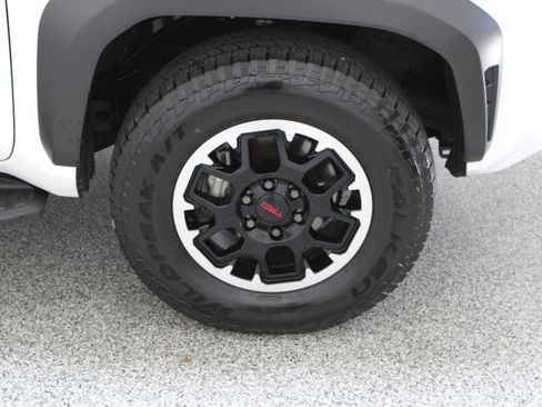 Used 2025 Toyota 4Runner TRD Off-Road Premium w/ Tow Technology Package AWD/4WD image 5