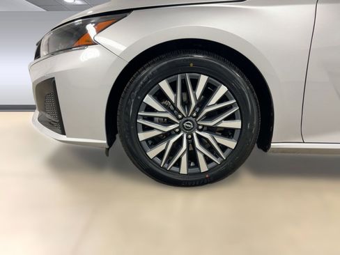 Used 2023 Nissan Altima 2.5 SV image 10