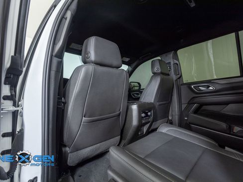 Used 2022 Chevrolet Tahoe Z71 w/ Luxury Package AWD/4WD image 24
