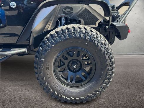 Used 2017 Jeep Wrangler Unlimited Sport w/ Connectivity Group image 6