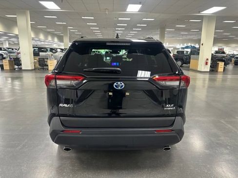 Certified 2024 Toyota RAV4 XLE AWD/4WD image 6