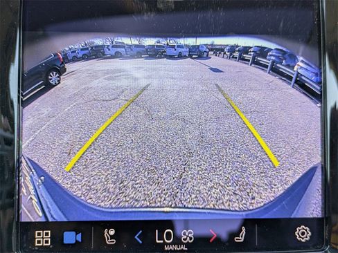 Certified 2023 Volvo XC60 B5 Plus w/ Climate Package image 21