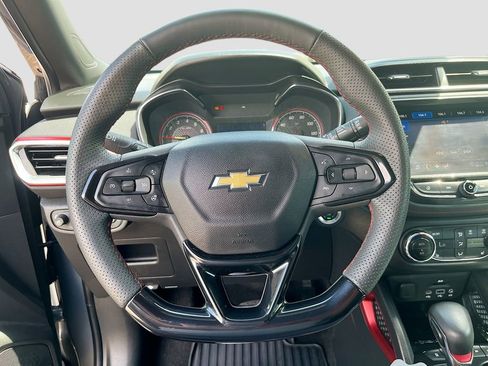 Used 2023 Chevrolet TrailBlazer RS w/ Sun and Liftgate Package AWD/4WD image 11
