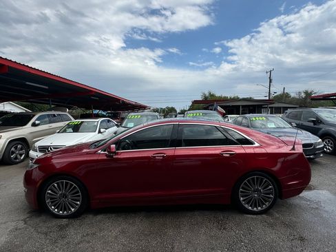 Used 2013 Lincoln MKZ image 9