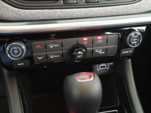 New 2026 Jeep Compass Latitude image 15