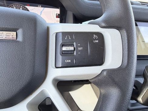 Used 2020 Land Rover Defender 110 SE image 9