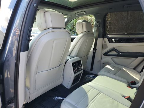 Used 2019 Porsche Cayenne image 13